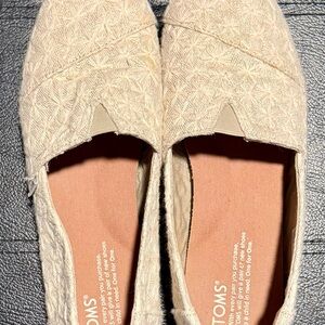 TOMS Women's Textured Cream Espadrilles